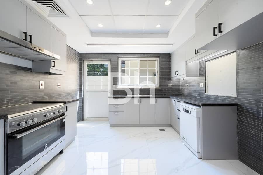 位于朱美拉公园社区，Legacy 4 卧室的别墅 350000 AED - 12977329