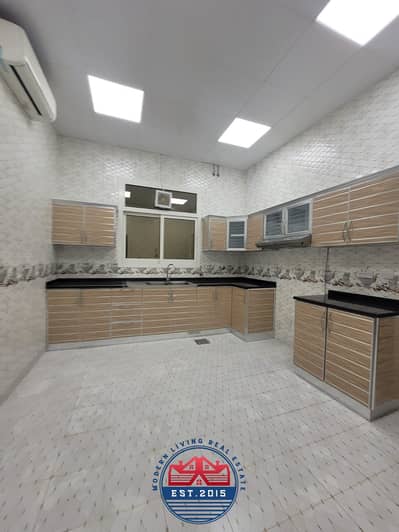 3 Cпальни Апартаменты в аренду в Мадинат Аль Рияд, Абу-Даби - 3a9bd915-21d2-47a3-a991-a4dd707f9a18. jpg