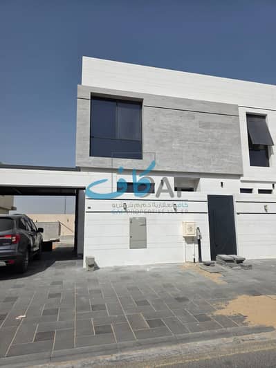 فیلا 4 غرف نوم للبيع في حوشي، الشارقة - صورة واتساب بتاريخ 1447-04-07 في 02.38. 05_6304986b. jpg