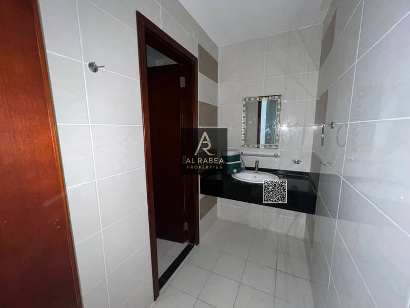 19 32f9e2b9-b18e-4674-b2eb-fc54e20daf08. jpg
