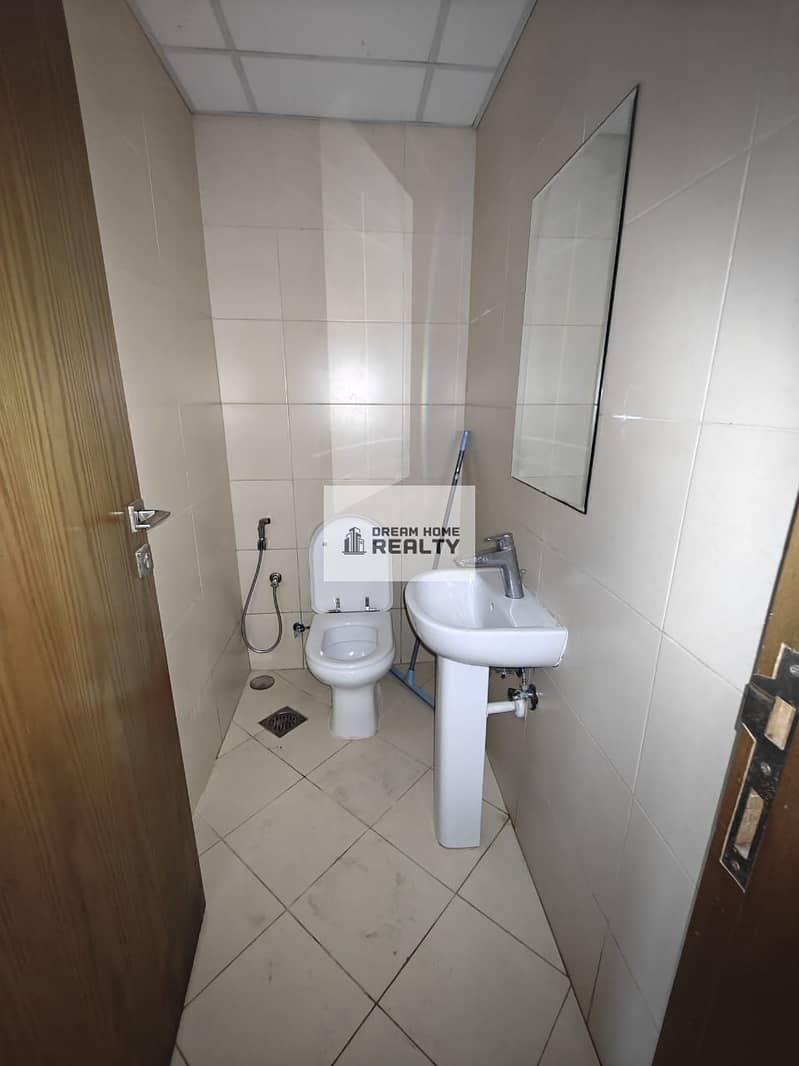 11 cda85aab-6735-47ee-8ad6-2a9c27932d5f. jpg
