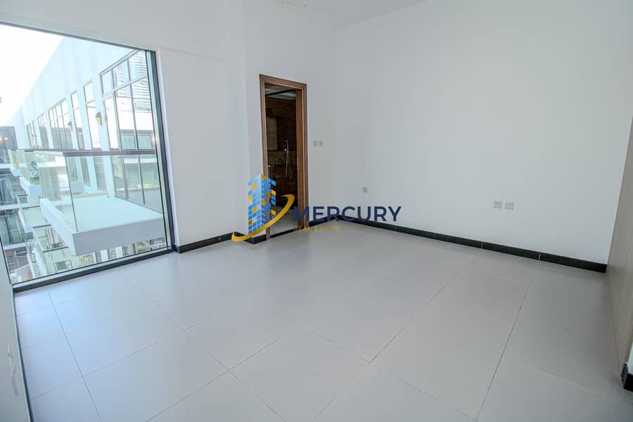 8 Aria-jvc-0555800213-rent26. jpg