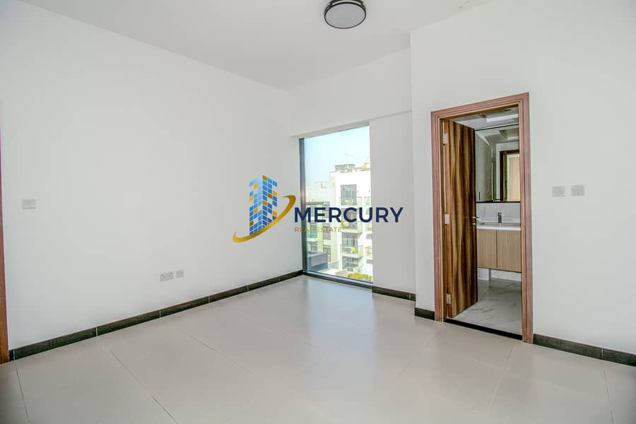9 Aria-jvc-0555800213-rent13. jpg