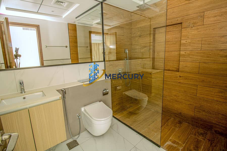 10 Aria-jvc-0555800213-rent17. jpg