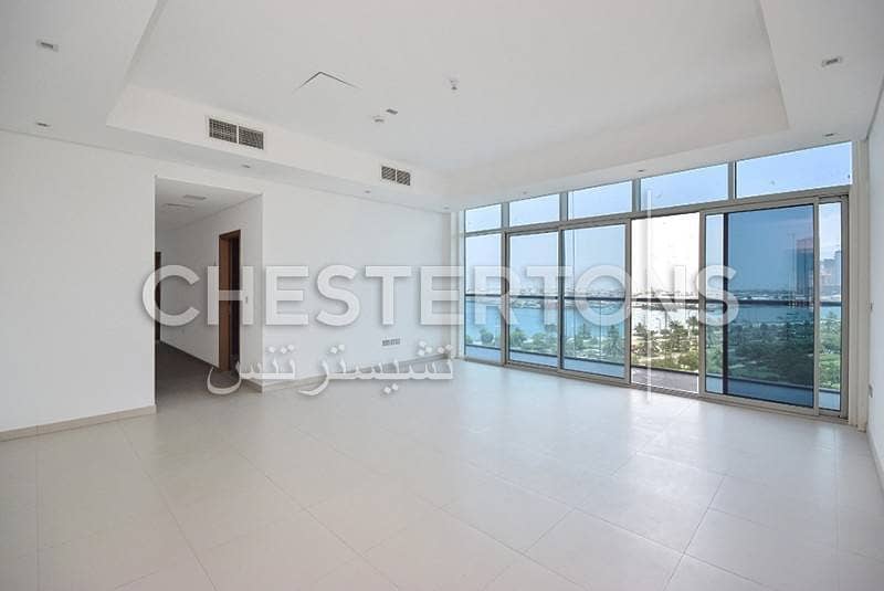 3+ Maid's High Floor Apartment with Sea views