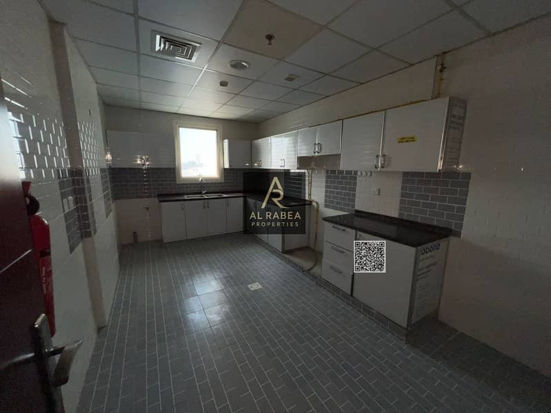 21 37ee15cb-19ab-46ca-8edf-2e31a1acbfe6. jpg