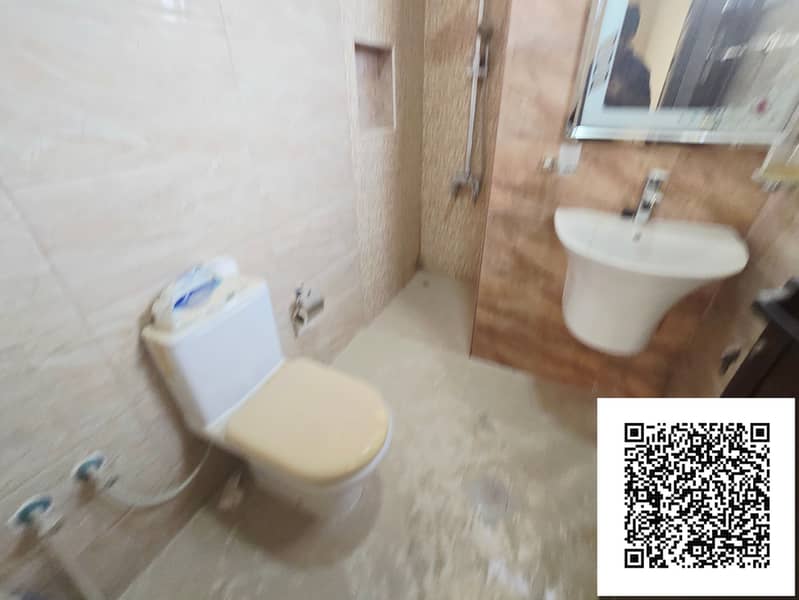 11 1000844347. jpg