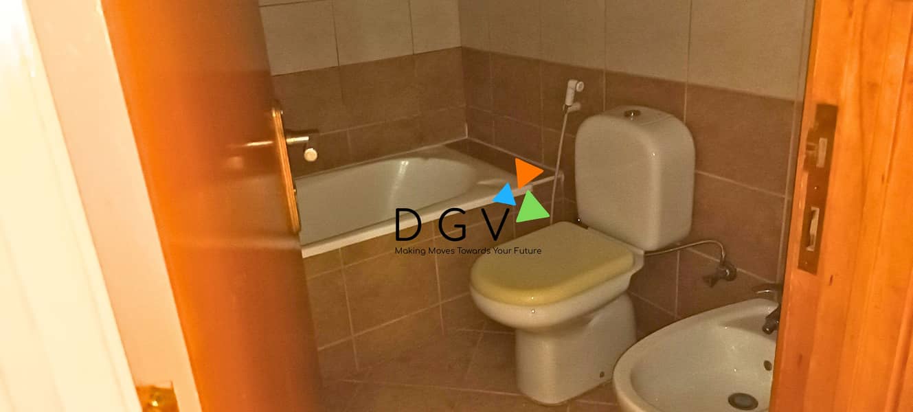 5 0fcb29bd-aba4-4545-999b-c33730070185_20251005_195252_0000. jpg