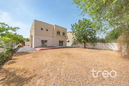 4 Bedroom Villa for Sale in The Meadows, Dubai - Standard | Private Location | Vacant Now
