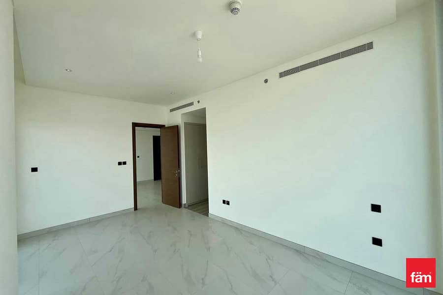 Photo inspiration: Spacious Unit 02 Bedrooms Plus Maid Bright Unit Photo Inspiration