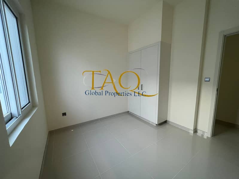 16 ac1c3d63-fa32-422a-85fa-e76ecb862642. jpg