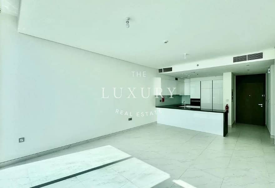 5 Ready_to_move_I_Lagoon_View_I_High_floor-10. jpg