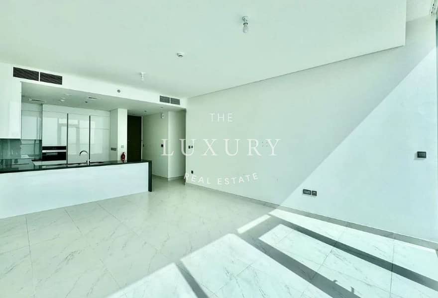 6 Ready_to_move_I_Lagoon_View_I_High_floor-9. jpg