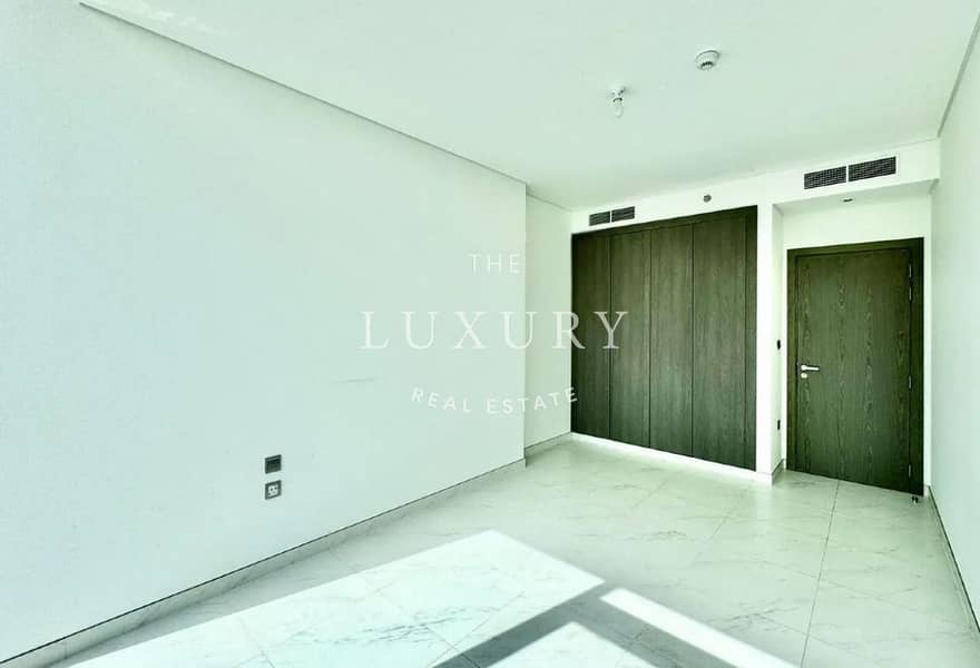 11 Ready_to_move_I_Lagoon_View_I_High_floor-6. jpg