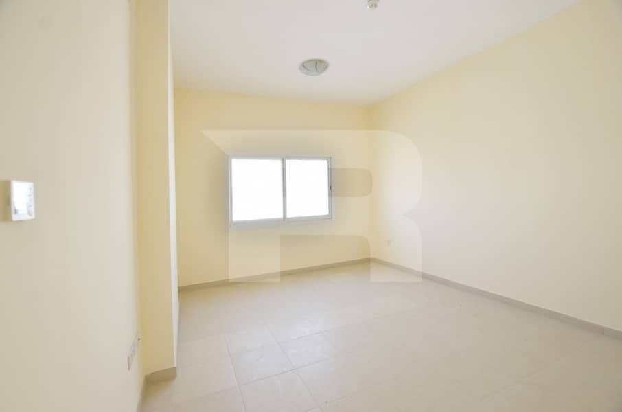 Super Spacious | Closed kitchen | Balcony
