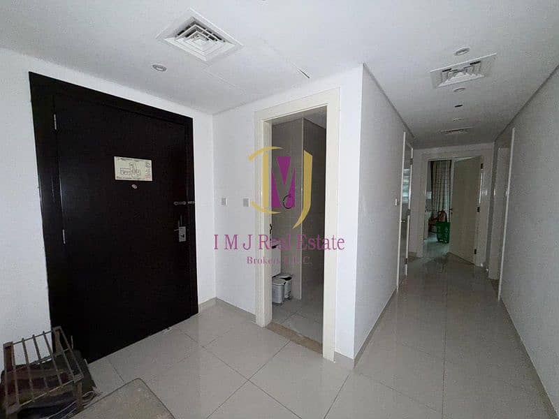 18 bd1aba19-05a3-4980-92a5-4c25d45bb2cd. jpg