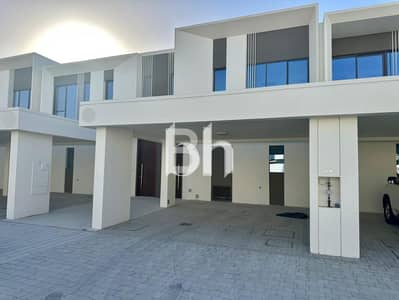 Vacant | Brand New | Near Pool | Great Location