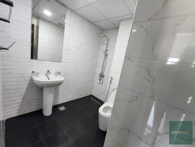 12 e9835aed-76cf-409f-a39c-2d85b00ff2e8. jpg