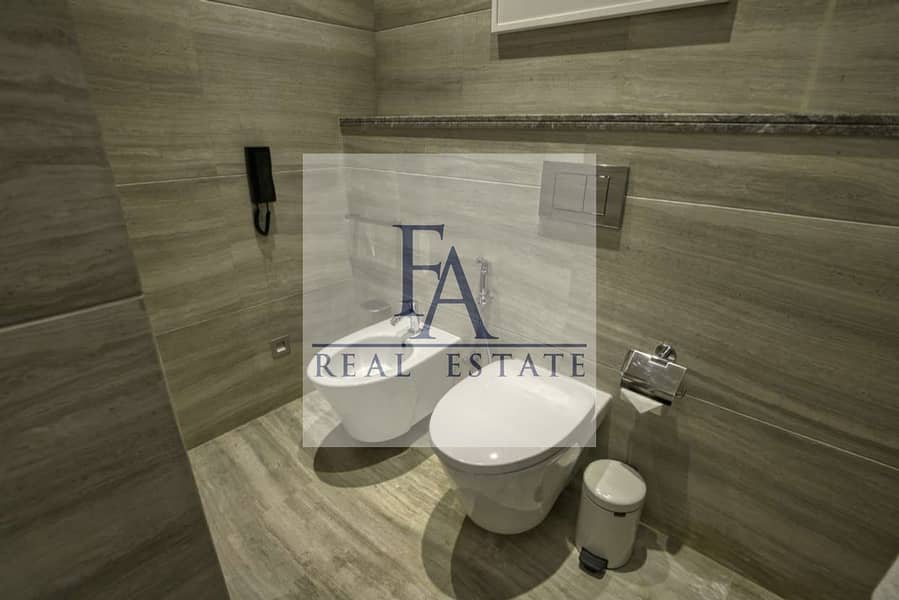 15 Skyview penthouse_page-0007. jpg