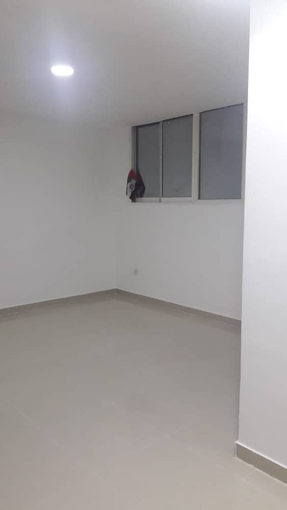 studio big size with nice kitchen and bathtab w tatweeq no commission parking free