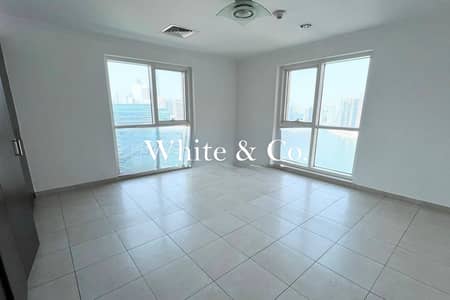 2 Bedroom Apartment for Sale in Business Bay, Dubai - High Floor | Motivated Seller | Maid Room