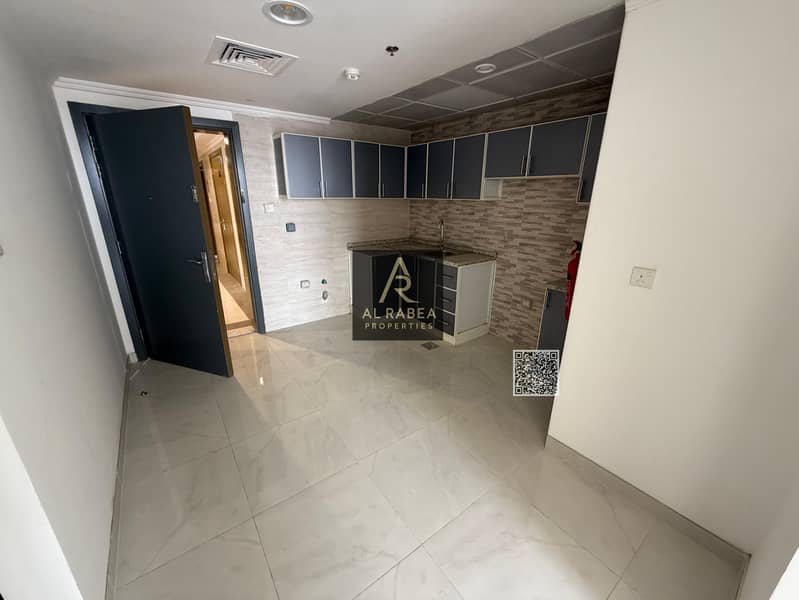 13 40e0fb8d-3d0f-4269-abdb-aa75a33daeb7. jpg