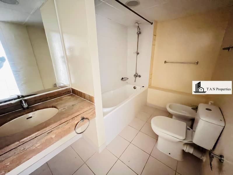 10 c129ebe7-f14f-44d9-9ddd-4740760476af. jpg