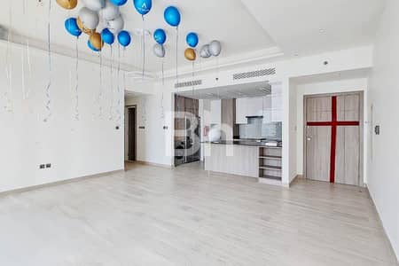 2 Bedroom Apartment for Sale in Jumeirah Lake Towers (JLT), Dubai - Lake View | Modern Living | 2 plus maid
