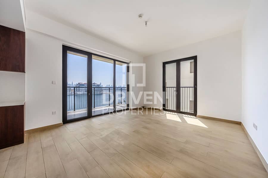 Full Sea and Skyline Views | Large Layout