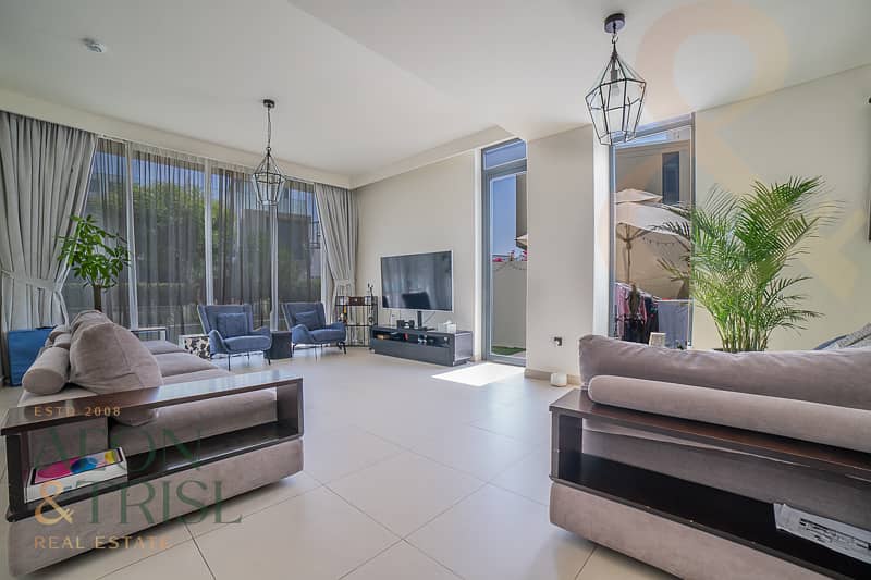 Single Row | Close to amenities | Roof Terrace
