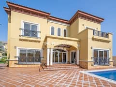 Well Kept | Spacious Customized 5 Bedroom