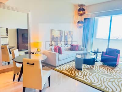 شقة فندقية 1 غرفة نوم للايجار في الجداف، دبي - DINING CUM LIVING . jpg