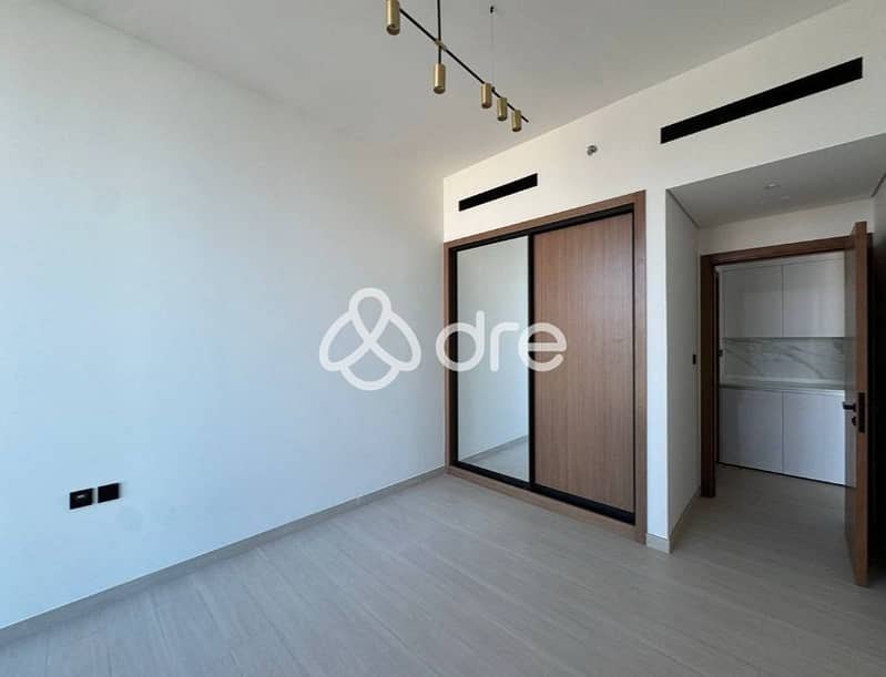 8 Bedroom. jpg