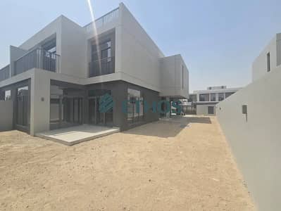 4 Bedroom Villa for Sale in Dubai South, Dubai - 4BHK + Maid Villa | Fully Equipped Kitchen | Huge Terrace | Beachfront Living