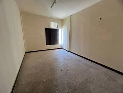 شقة 4 غرف نوم للايجار في منطقة الرولة، الشارقة - IMG-20251007-WA0115. jpg