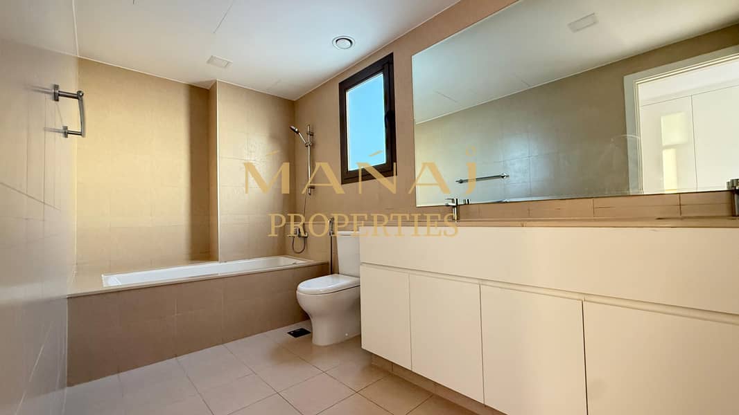 11 Bath room. jpeg
