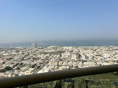 3-bedroom apartment for rent  Sharjah / Al Majaz 3 A prime and quiet location in the heart of Al Majaz 3 Apartment Details: 3 bedrooms Spacio