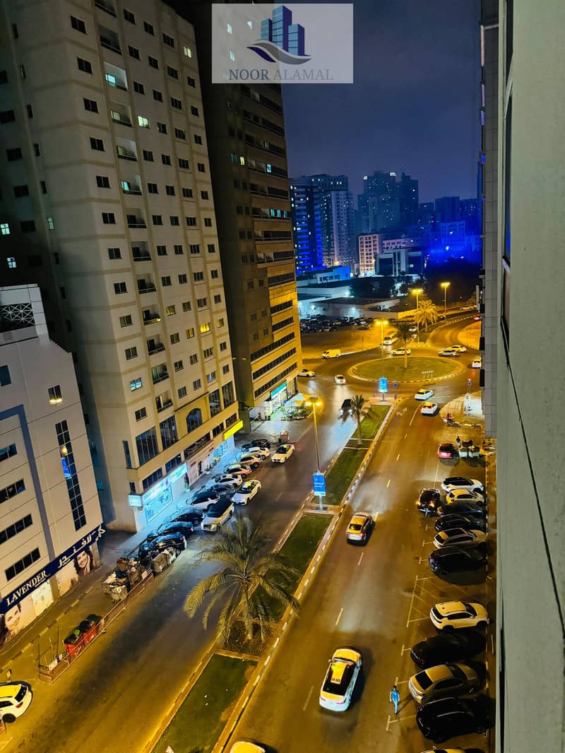 15 b1a32ebf-8eee-46c8-bfa7-69e2fc8d564a. jpg