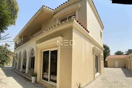 فیلا 5 غرف نوم للايجار في الصفا، دبي - فیلا في الصفا 2،الصفا 5 غرف 675000 درهم - 13001197