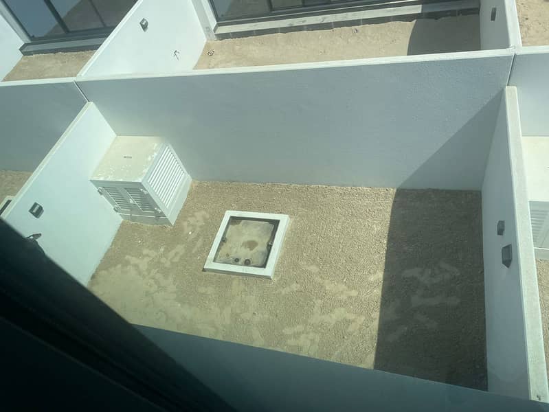 8 WhatsApp Image 2025-10-07 at 15.44. 19_c0d3f381. jpg