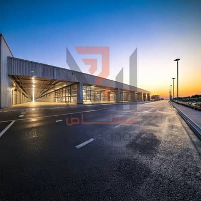 ارض تجارية  للبيع في صناعية الصجعة، الشارقة - Firefly Warehouse modren design with about 8k sqft . looks like its in UAE with road and lamplight. jpg
