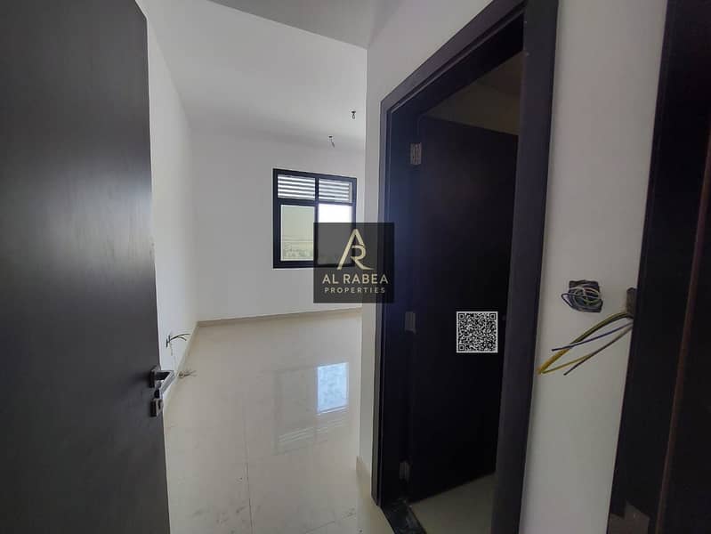 10 ac838459-a0ac-4ab6-96ab-fd5c6b792125. jpg