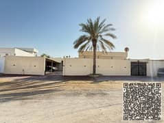 7 غرف نوم على الطراز العربي القديم متاحة للإيجار في السبخة الشارقة.