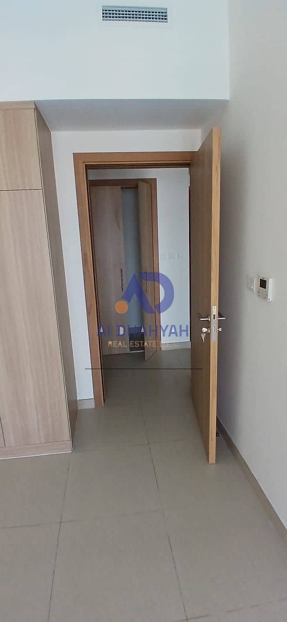 6 5f8bd38e-a80a-4cda-8c9a-6a26bcfd24b3. jpg