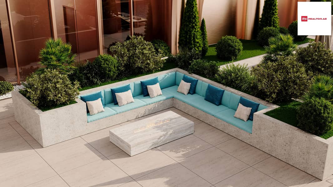 32 Outdoor Family Area. jpg