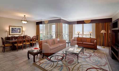 شقة فندقية 3 غرف نوم للايجار في ديرة، دبي - 3BR - Living Room. jpg