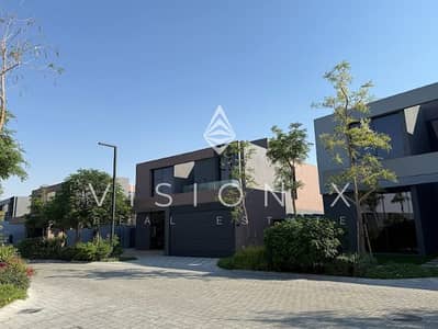 Spacious Villa | Quiet Location | Great Nearby Amenities