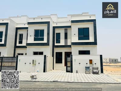 With no down payment, own a luxurious townhouse consisting of 4 master bedrooms with built-in wardrobes in an upscale area.