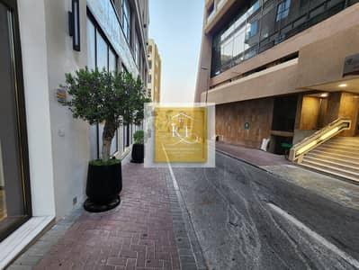 محل تجاري  للايجار في بر دبي، دبي - 20251007_174344. jpg