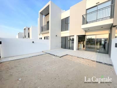 3 Bedroom Townhouse for Sale in Dubailand, Dubai - Upgraded | Spacious 3 Bed + Maid | Prime Location
